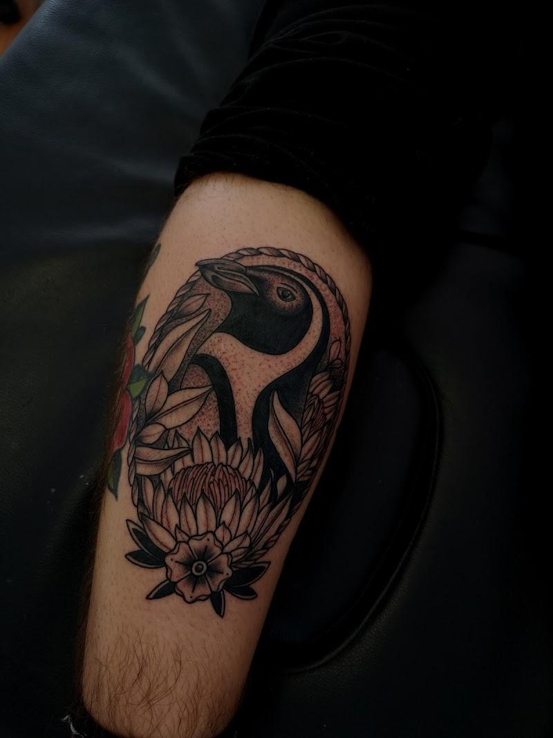 All Hands Tattoo Studio - Photo 2